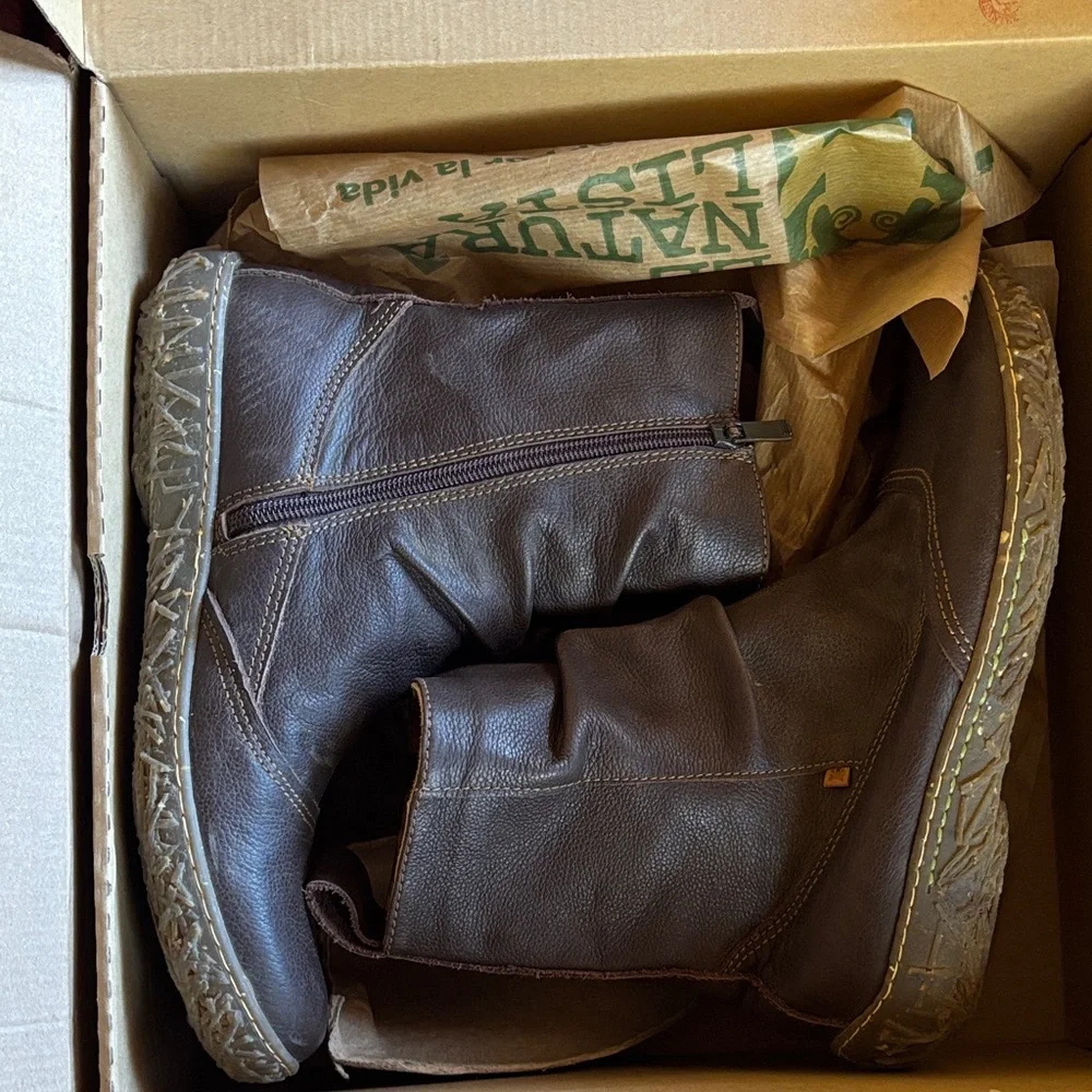 El Naturalista Leather Boots - Picture 1 of 6